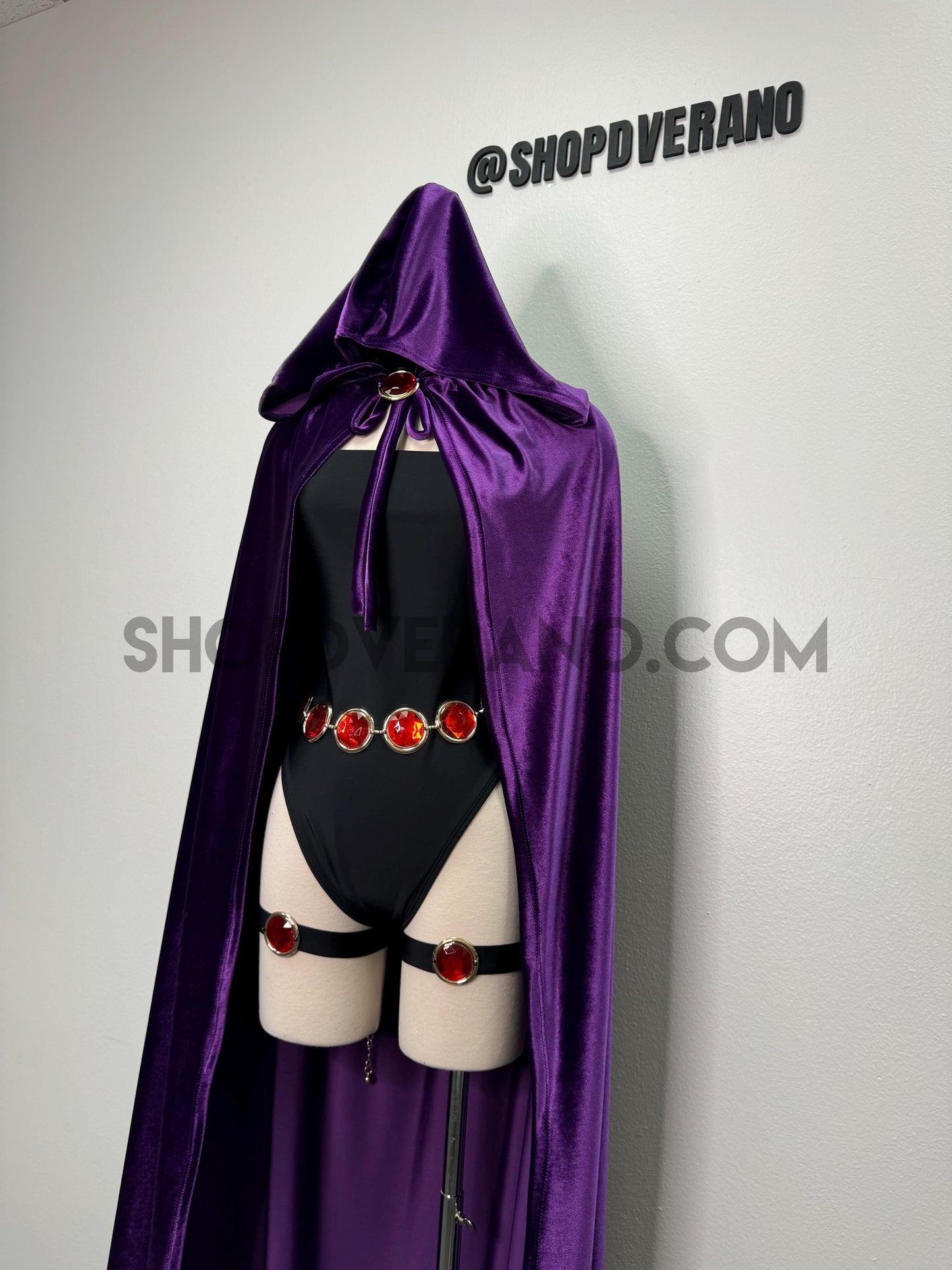 Conjunto de sombras, traje de convención, traje de cosplay, capa morada