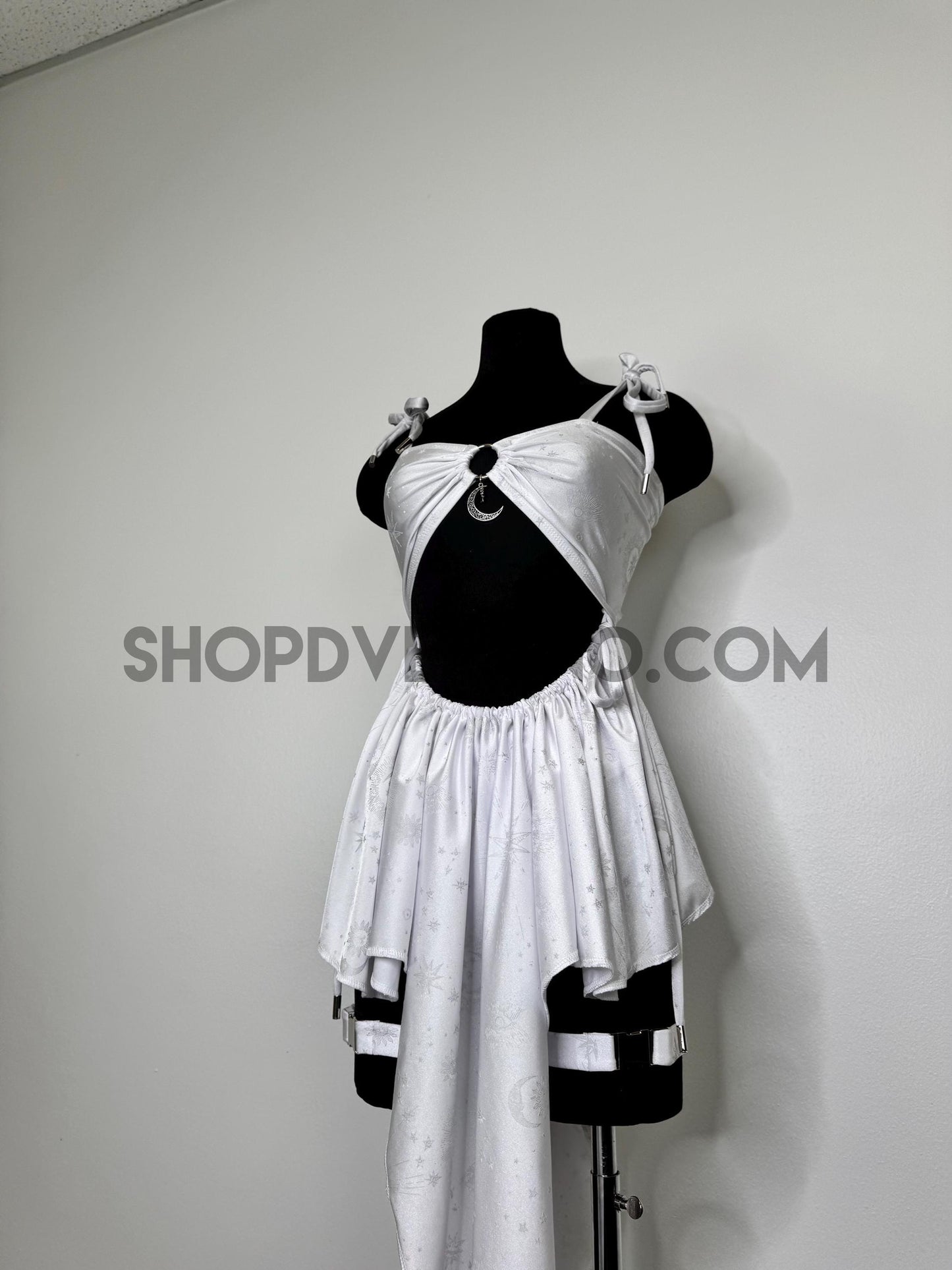 White Celestial Moon Fairy DVERANO White Celestial Moon Fairy DVERANO